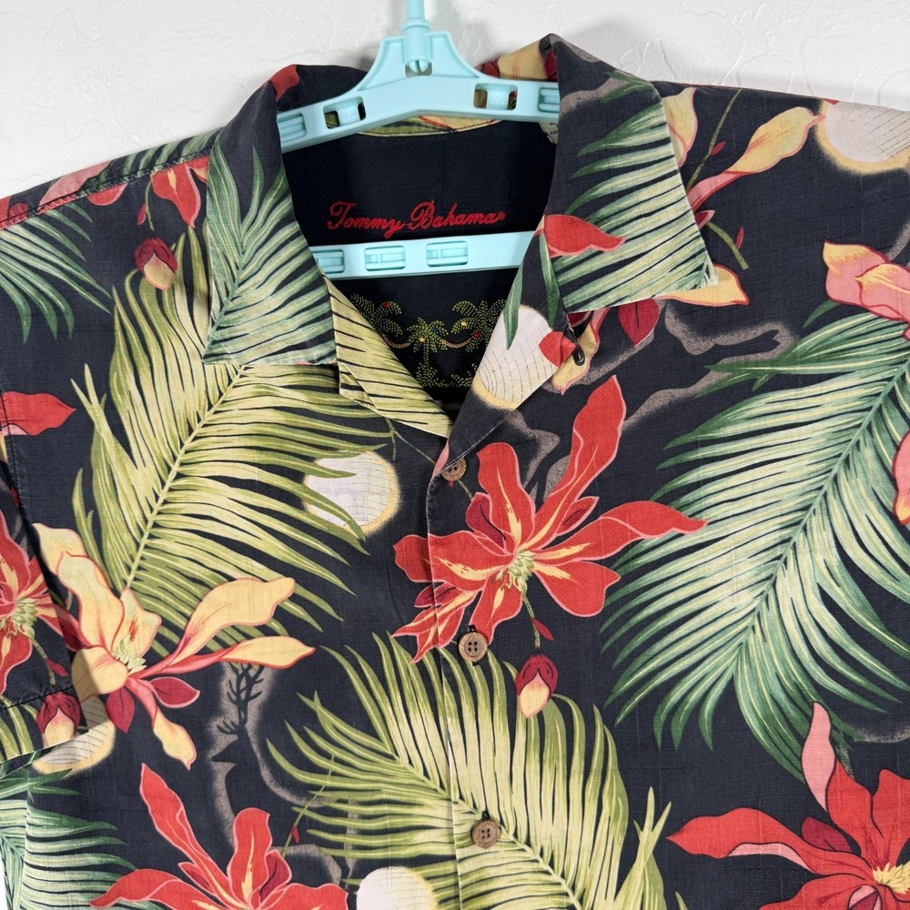 Tommy Bahama Shirt Mens Medium Black Christmas Silk Hawaiian Mele Kalikimaka